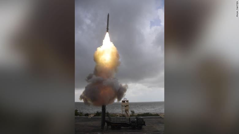 Giữa lúc căng thẳng với Trung Quốc, Ấn Độ thử thành công tên lửa siêu thanh diệt hạm